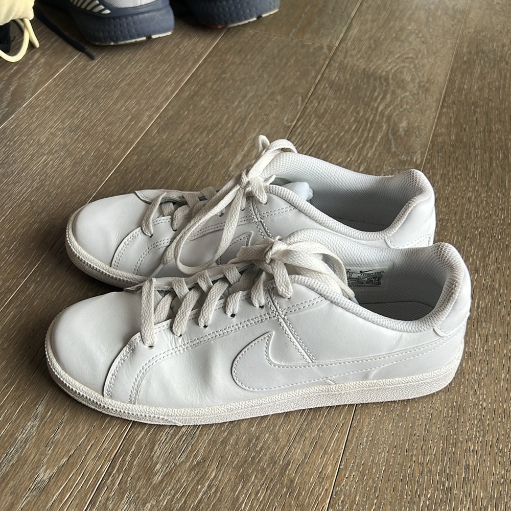 Nike Court Royale 2